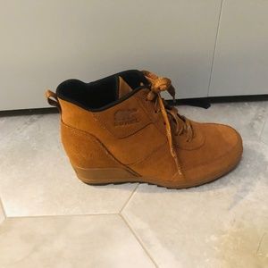 Sorel (evie) wedge boots